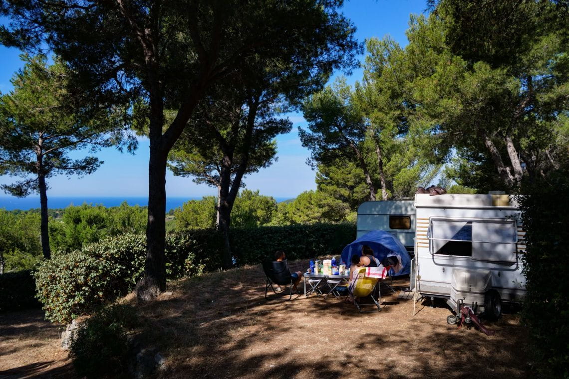 Emplacement camping car Premium 6 ampères à Saint Cyr sur Mer