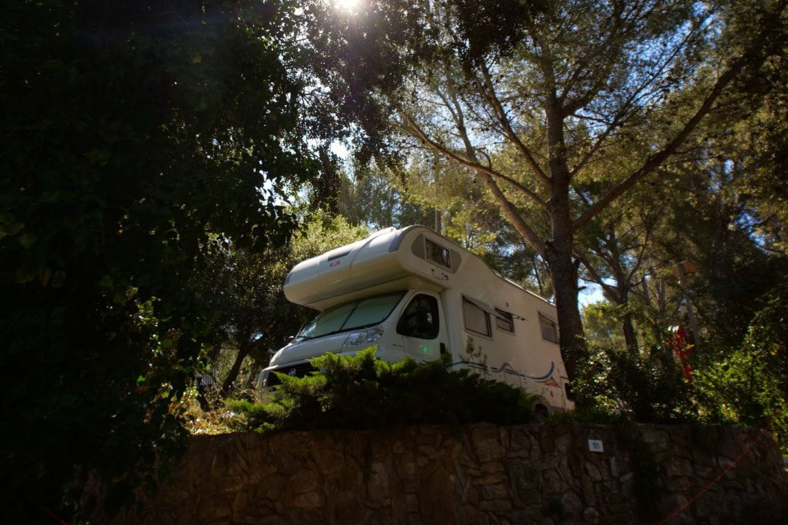 Emplacement camping Car caravane au Clos Sainte Thérèse à Saint Cyr sur Mer